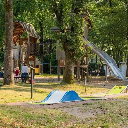 Tiny House Forestia Met Hottub منتزه العطل *