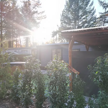 Tiny House Forestia Met Hottub منتزه العطل *