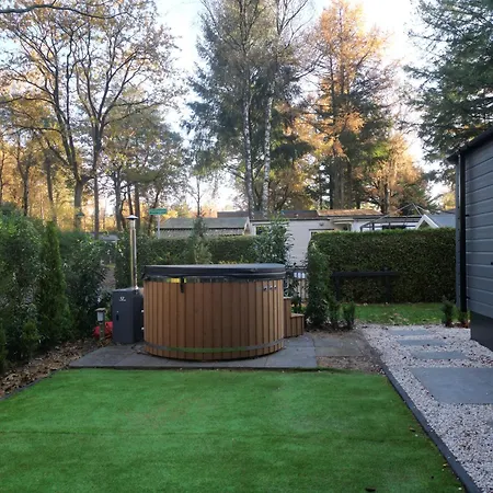 Tiny House Forestia Met Hottub