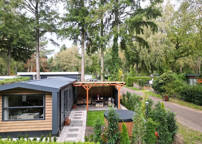 База отдыха Tiny House Forestia Met Hottub Хундерло