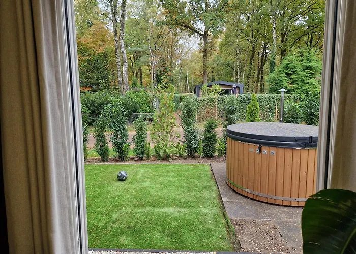 منتزه العطل Tiny House Forestia Met Hottub