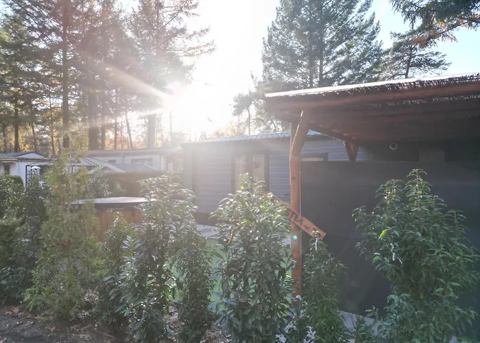 Tiny House Forestia Met Hottub منتزه العطل *