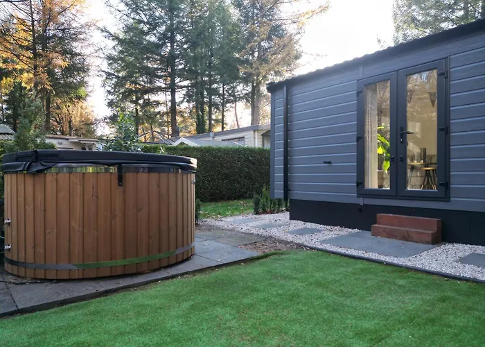 Tiny House Forestia Met Hottub منتزه العطل هونديرلو