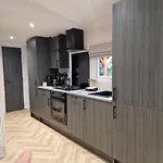 База отдыха Tiny House Forestia Met Hottub *