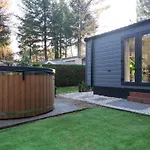 Tiny House Forestia Met Hottub База отдыха Хундерло