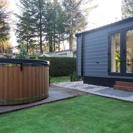 Tiny House Forestia Met Hottub Üdülőpark Hoenderloo